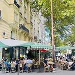 Quartier Tour-Eiffel Haussmann Art Lovers Dream 1894