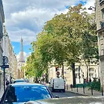 Quartier Tour-Eiffel Haussmann Art Lovers Dream 1894