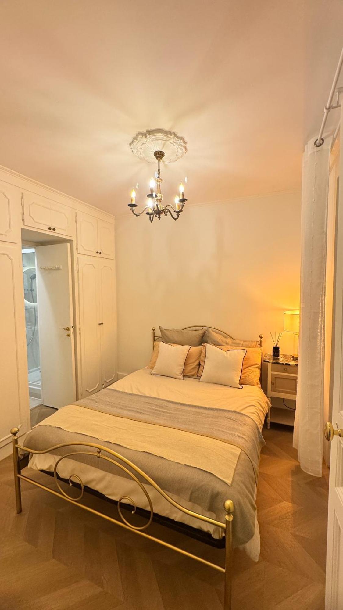 Quartier Tour-eiffel Haussmann Art Lovers Dream 1894 Paris